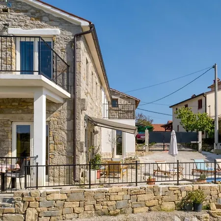 Casa Emilia In Sveti Donat Buzet