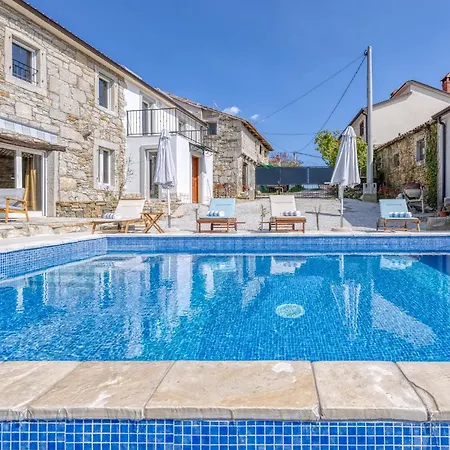 Casa Emilia In Sveti Donat Buzet
