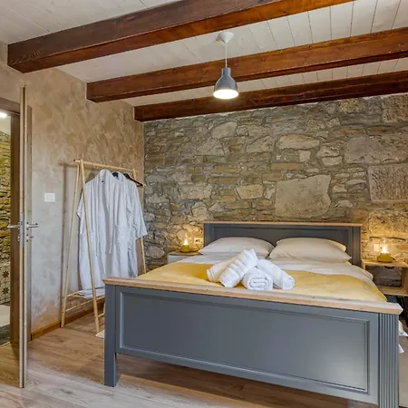 Casa Emilia In Sveti Donat 布泽特