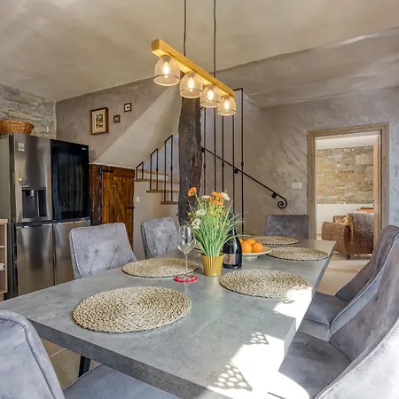 Casa Emilia In Sveti Donat * 布泽特