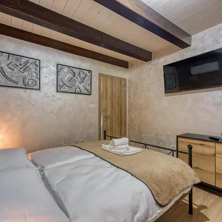 Casa Emilia In Sveti Donat 别墅