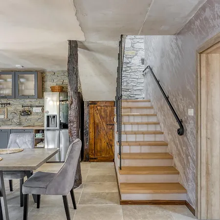 Casa Emilia In Sveti Donat 别墅 *