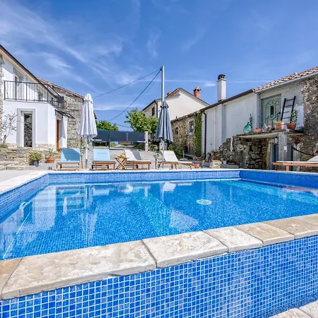 Casa Emilia In Sveti Donat 布泽特